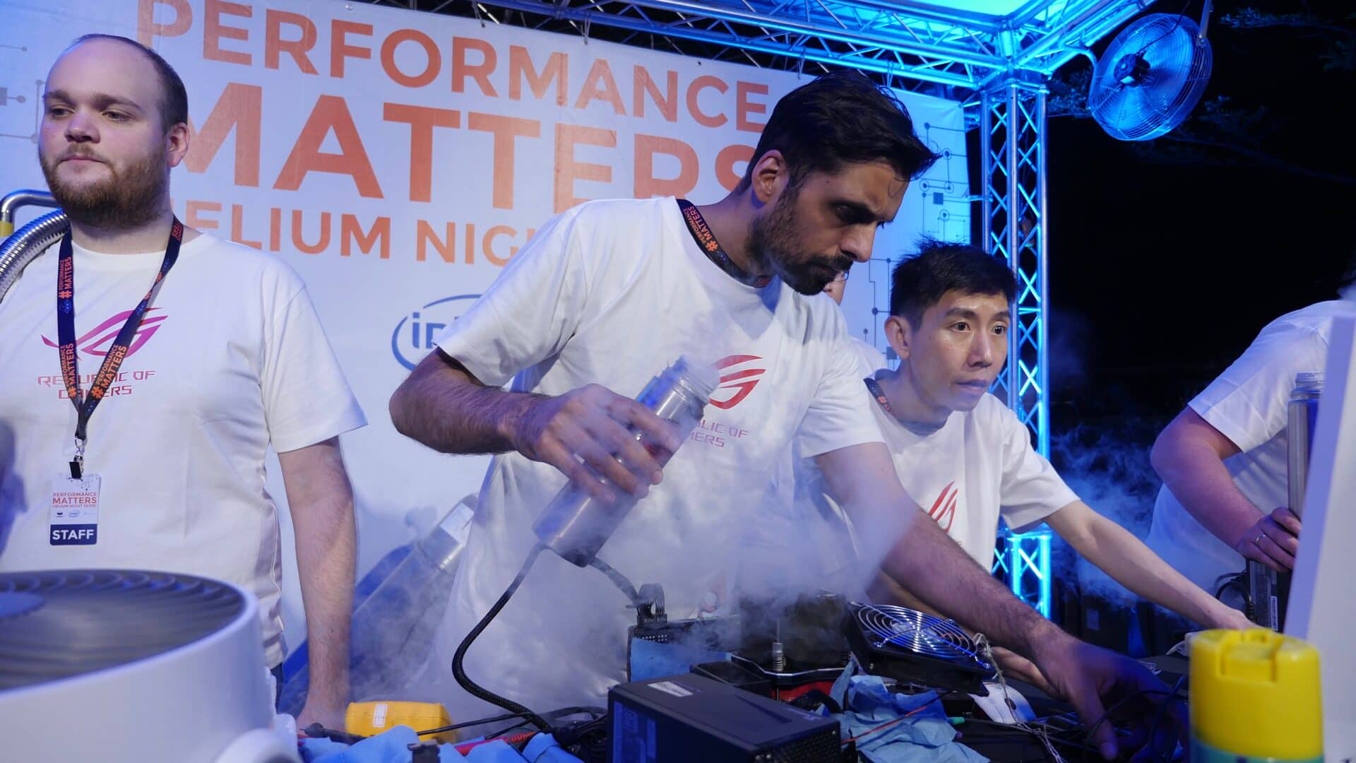 Helium Night Taipei - Liquid Nitrogen overclocking